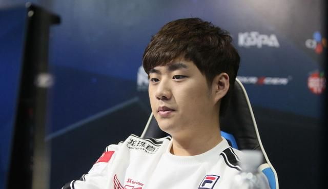 FLY横扫V5，Lehends开启传奇时刻鏖战多局小组赛，留下经典瞬间