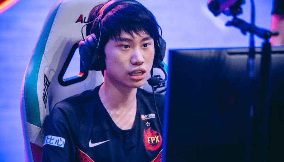 JDG绝杀NS,Doinb开启传奇时刻宿命之战淘汰赛,成为赛场最大亮点 JDG绝杀NS,Doinb开启传奇时刻宿命之战淘汰赛,成为赛场最大亮点