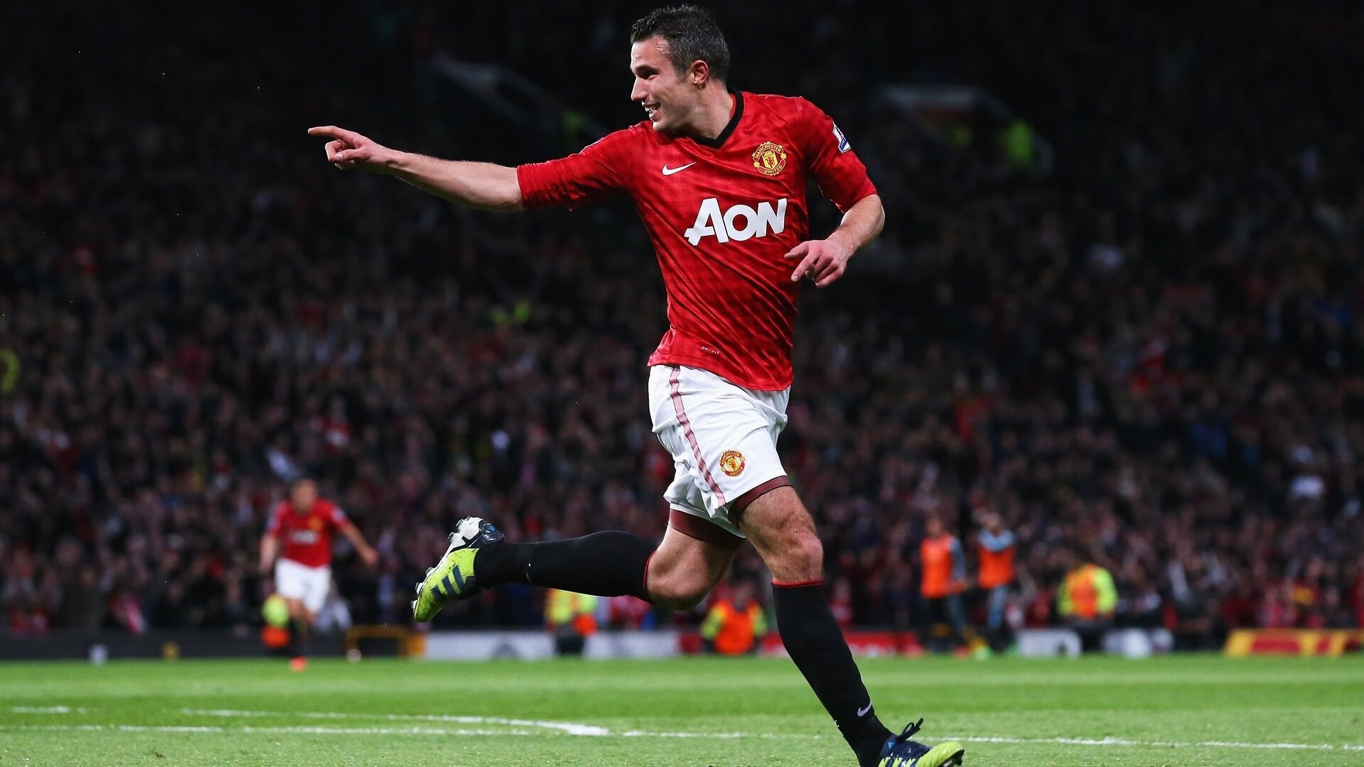 开云体育平台APP-破门与轮胎，当绿茵场冲刺遇见F1弯道，今夜体育教我们如何「接管」人生赛道